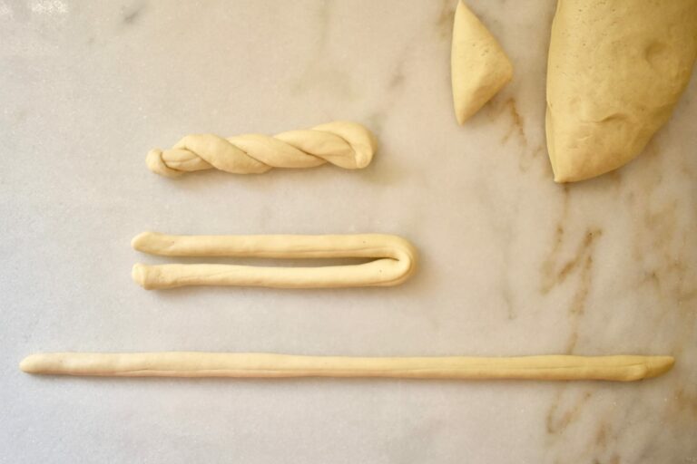 example of how to fold and twist breadsticks